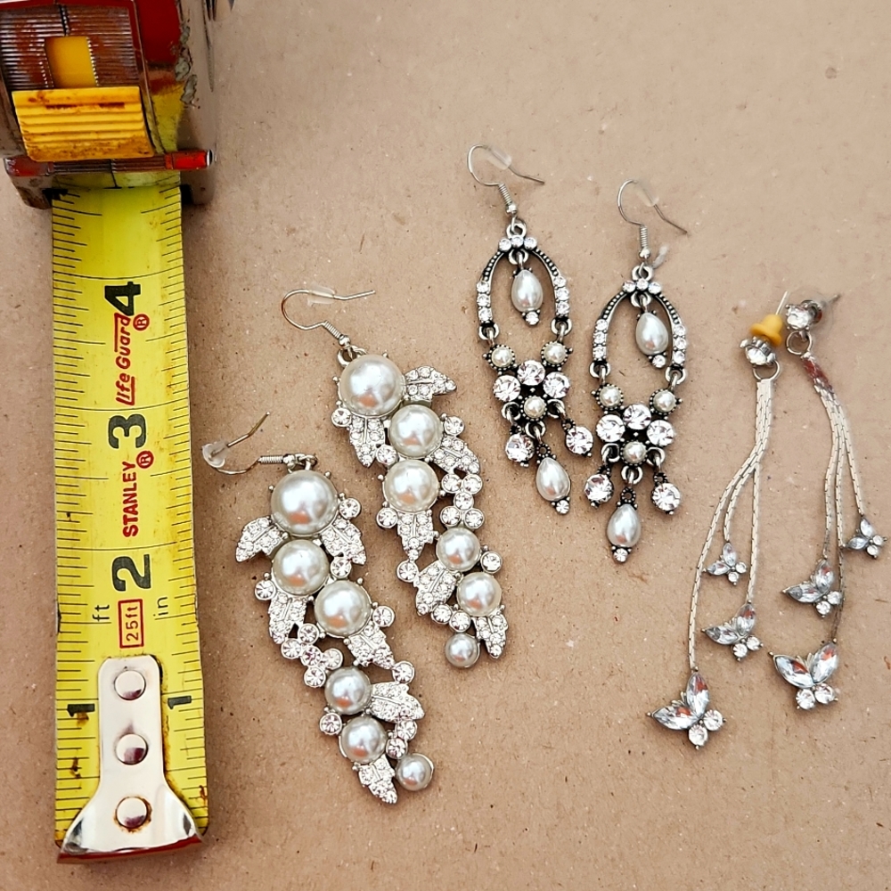 3 pair cz & faux pearl earrings. 💙